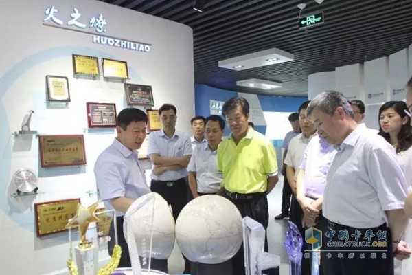集團(tuán)外部董事一行深入渤海活塞公司一線(xiàn)調(diào)研指導(dǎo)工作