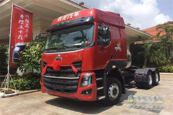 乘龍國(guó)六LNG牽引車(chē)