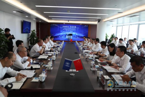 一汽解放與中國(guó)聯(lián)通在長(zhǎng)春簽署戰(zhàn)略合作協(xié)議