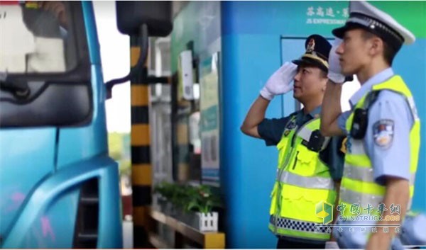 百日行動中工作交警