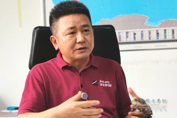 安徽康明斯動力有限公司的銷售服務總監(jiān)王建偉