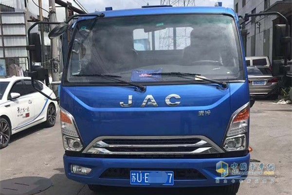 康鈴J6品質(zhì)過硬，運(yùn)輸安全、可靠，時(shí)效有保證