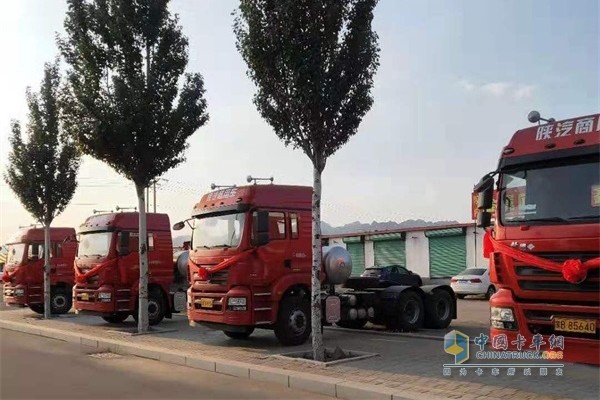 陜汽軒德天然氣牽引車(chē)