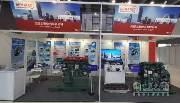 解放動(dòng)力現(xiàn)場(chǎng)展示了6DM2、6DL2系列再制造柴油機(jī)