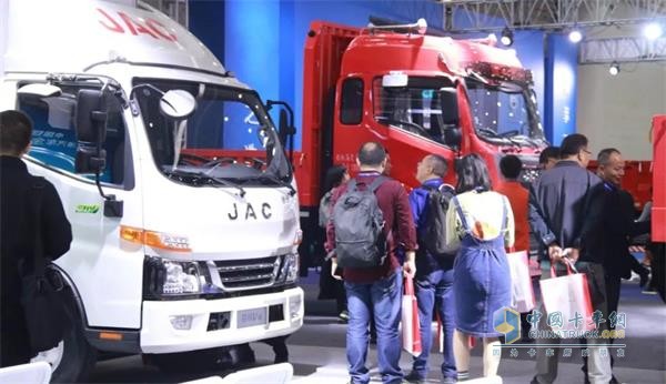 武漢商用車展江淮汽車展臺現(xiàn)場