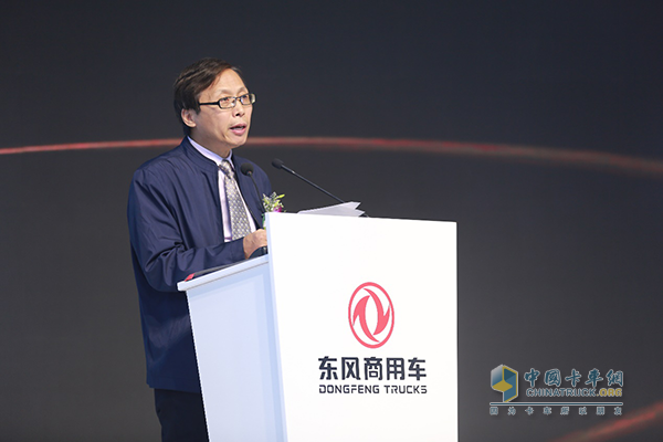 商用汽車雜志社總編輯、中國年度卡車評(píng)委會(huì)成員肖獻(xiàn)法先生