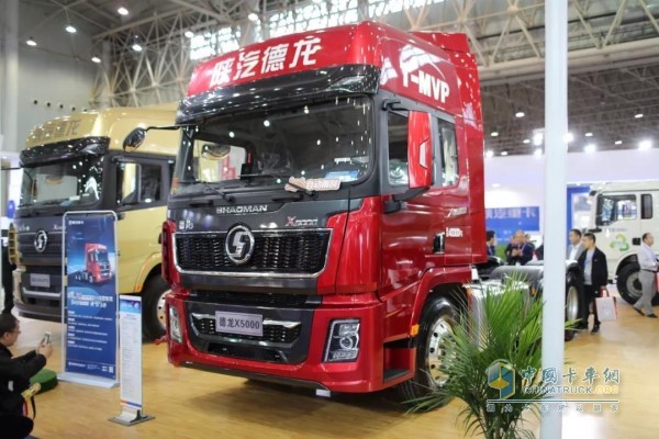 德龍X5000 6×4標載物流牽引車
