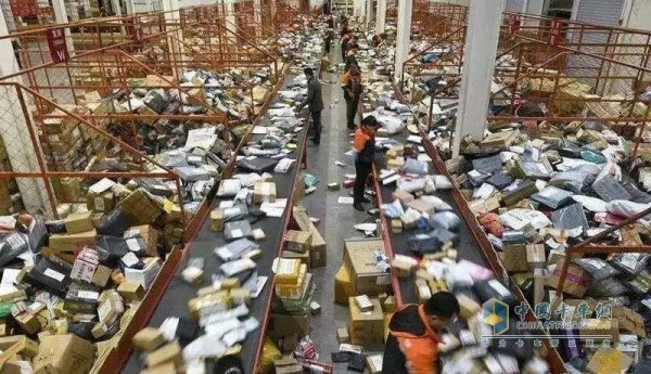 今年“雙十一”全行業(yè)處理的郵快件業(yè)務(wù)量預計將高達28億件