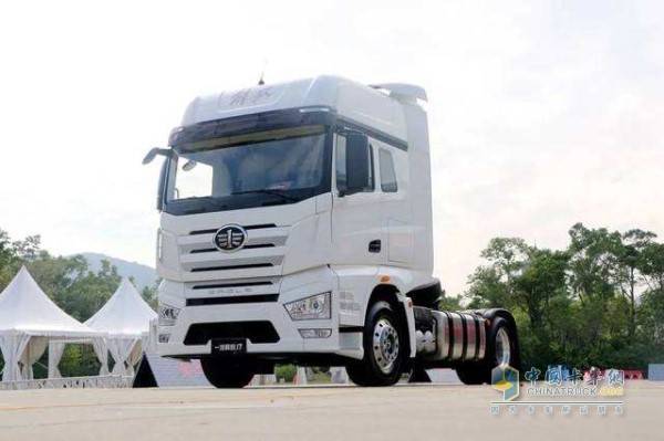 一汽解放J7牽引車(chē)