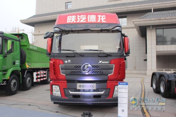 陜汽德龍X3000 4×2牽引車(chē)
