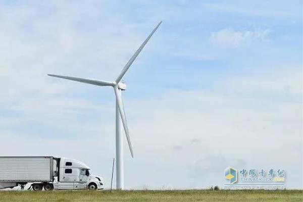 康明斯支持位于美國(guó)印第安納州的梅羅湖風(fēng)力發(fā)電廠擴(kuò)建，通過(guò)這一方式增加可再生能源的使用和推廣