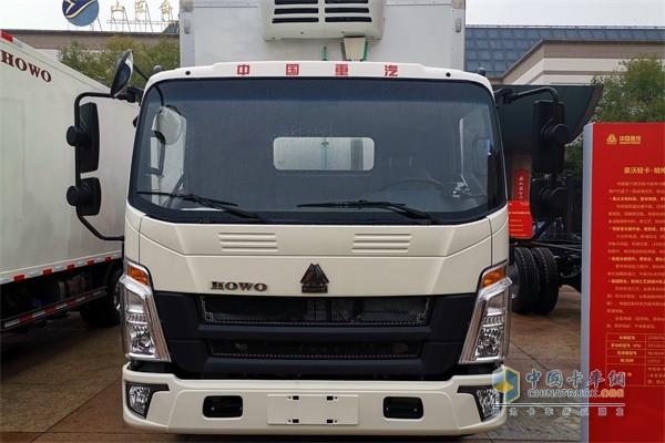 豪沃輕卡 統(tǒng)帥4x2冷藏車——城配王(?？?.8L國五機(jī))