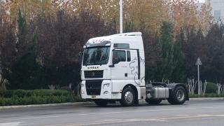 L2+級(jí)自動(dòng)駕駛啥表現(xiàn)？速速圍觀重汽II代智能卡車！