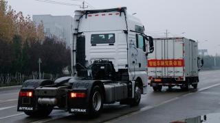 司機(jī)操作PK自動(dòng)駕駛！快重汽II代智能卡車完勝！