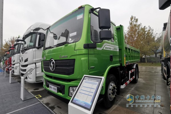 德龍L3000城市自卸車，搭載玉柴YC4E國六發(fā)動(dòng)機(jī)，最大功率160馬力，最大600N·m扭矩輸出。