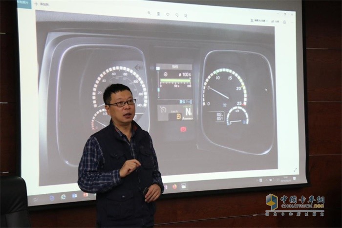戴姆勒卡客車(中國)有限公司創(chuàng)值培訓與車隊管理部首席培訓師翟亞楠