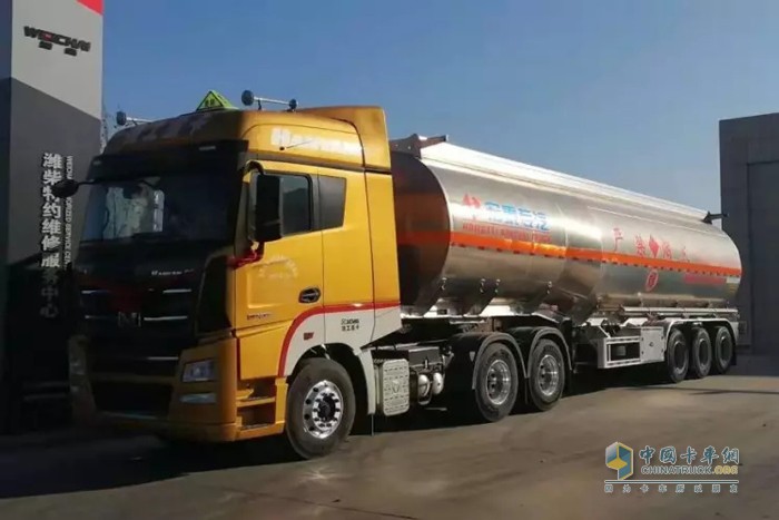 徐工重卡 漢風(fēng)G9 ?；愤\(yùn)輸車