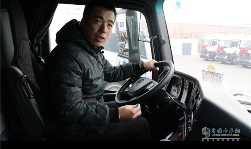 將產(chǎn)品和服務做到“極致” 10臺奔馳新Actros牽引車交付博巖冷藏
