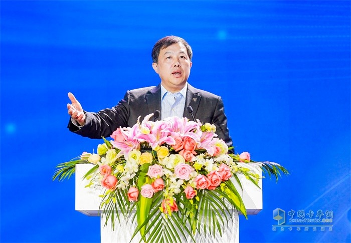 上汽集團(tuán)副總裁、上汽紅巖董事長藍(lán)青松