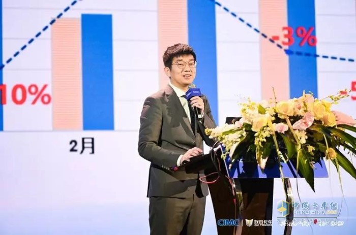 聯(lián)合卡車營(yíng)銷公司總經(jīng)理助理周孝恩