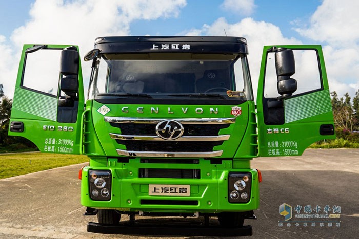 上汽紅巖杰獅智能環(huán)保渣土車，讓塵土不再飛揚(yáng)