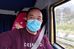 千里馳援 他不僅僅是女兒的父親，也是女兒心中的超級英雄“汽車俠”