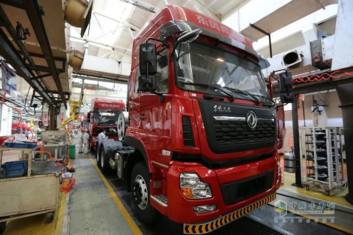 東風(fēng)新疆員工們正為疫情防控、防疫車輛生產(chǎn)、復(fù)工復(fù)產(chǎn)準(zhǔn)備等工作貢獻(xiàn)力量。