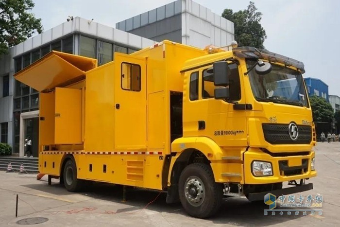 德龍新M3000大流量排水搶險(xiǎn)車(chē)