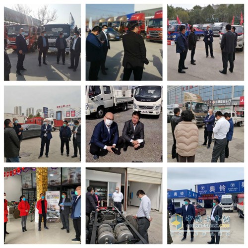 李杰一行人實地走訪各地奧鈴經(jīng)銷商，他們站著或蹲著的姿態(tài)真誠而可貴