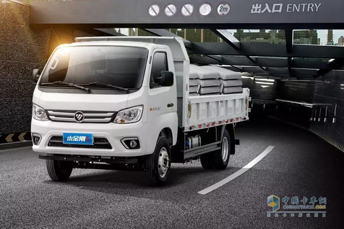 福田小金剛車高1.99米，地下車庫(kù)任意可任意穿梭