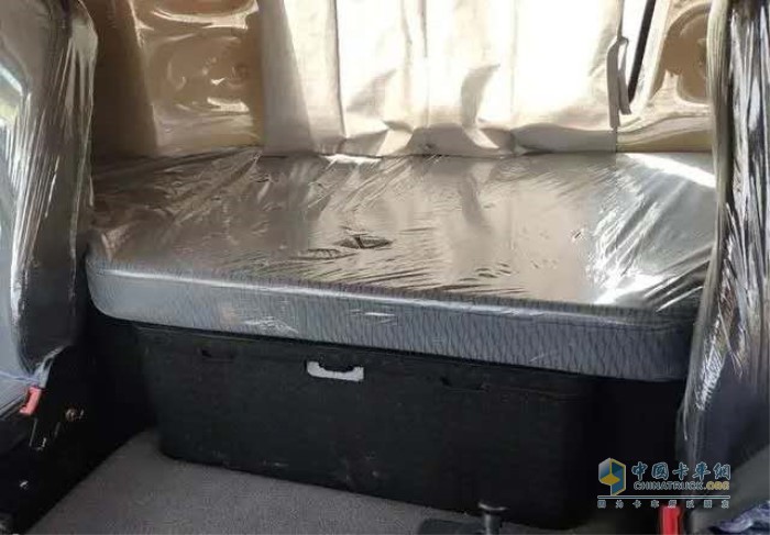 臥鋪寬度增加，最寬處接近900mm