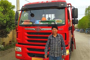 寶刀配英雄，對于周冠軍朱建波來說解放龍V定義車就是 “寶刀”