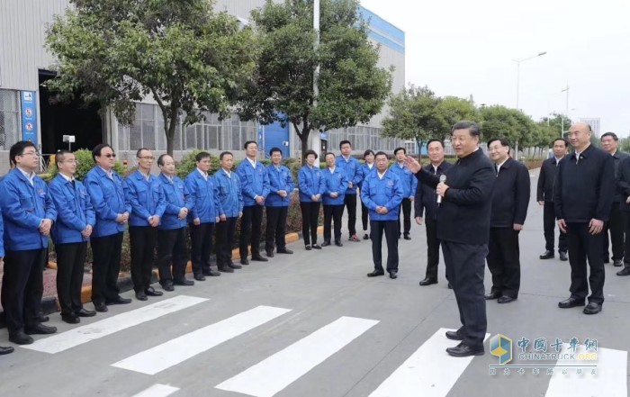 習近平總書記來到陜西汽車控股集團有限公司考察調(diào)研