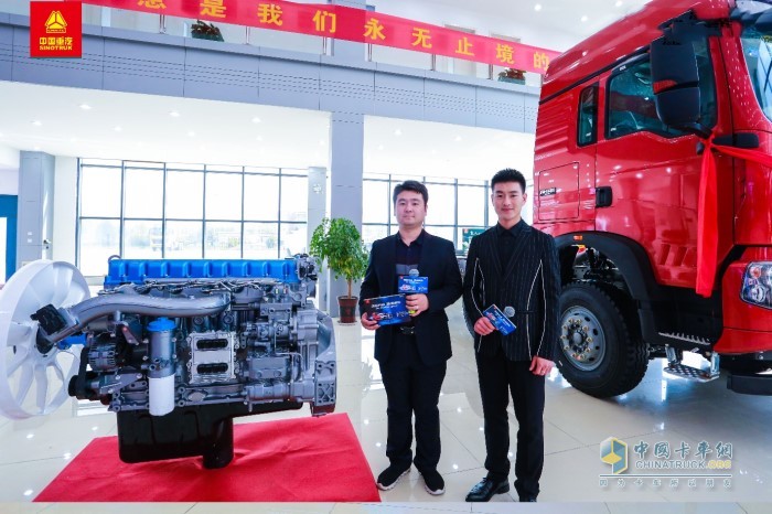 對發(fā)動機、牽引車、載貨車進行了講解