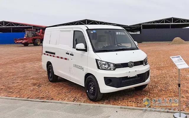 解放4.5米純電動物流車