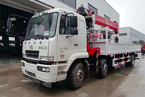 專業(yè)、可靠、效率高 華菱星馬隨車吊的優(yōu)勢你不能不知道