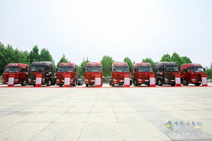 解放卡車(chē)