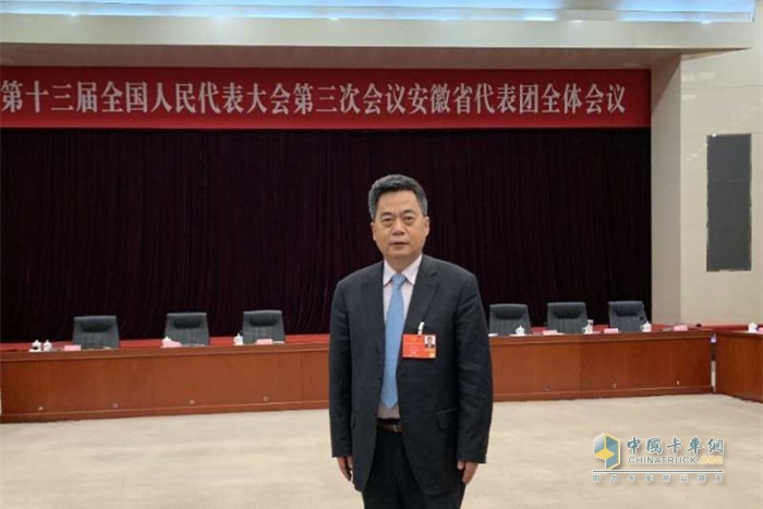 全國人大代表、華菱星馬汽車集團董事長劉漢如