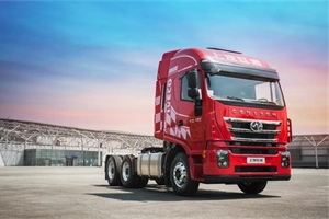 紅巖杰獅2020牽引車打造健康重卡，讓你掙錢的同時(shí)更護(hù)你的健康 
