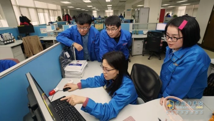 從“源頭”開始陜汽就對零件質(zhì)量進行了嚴(yán)格的把控