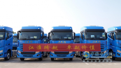 采用康明斯大馬力發(fā)動機的中通定制版格爾發(fā)K7