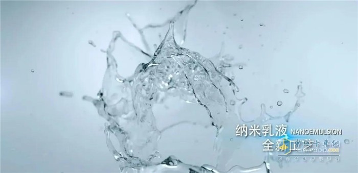 新藍(lán)借助全新升級(jí)的“超純過濾系統(tǒng)”和Nanoemulsion兩大核心技術(shù)，推出國(guó)六新品