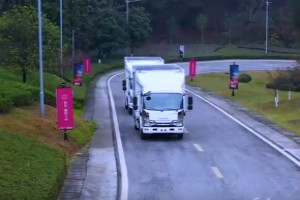  坐著慶鈴去“旅行” 在卡車上也能有詩和遠方