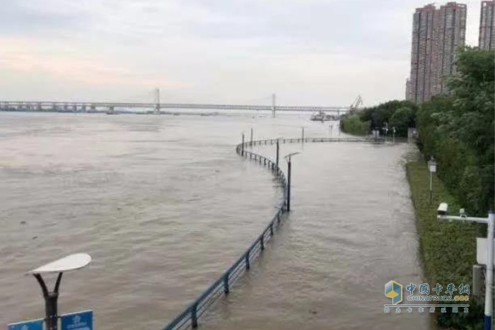 皖南地區(qū)持續(xù)遭受大暴雨、特大暴雨襲擊