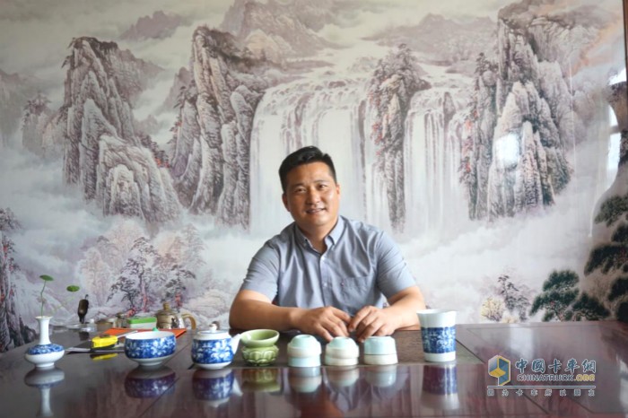 金華市佳偉包裝有限公司總經理舒強德