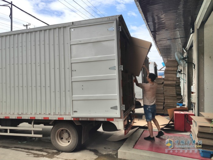 慶鈴五十鈴KV100給了佳偉包裝遠超預期的用車體驗