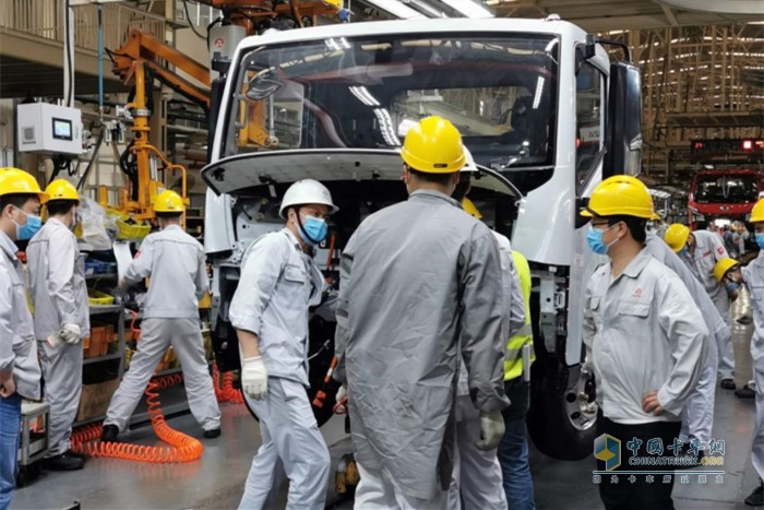 東風(fēng)汽車股份全價(jià)值鏈以客戶為中心，持續(xù)加強(qiáng)研發(fā)能力建設(shè)