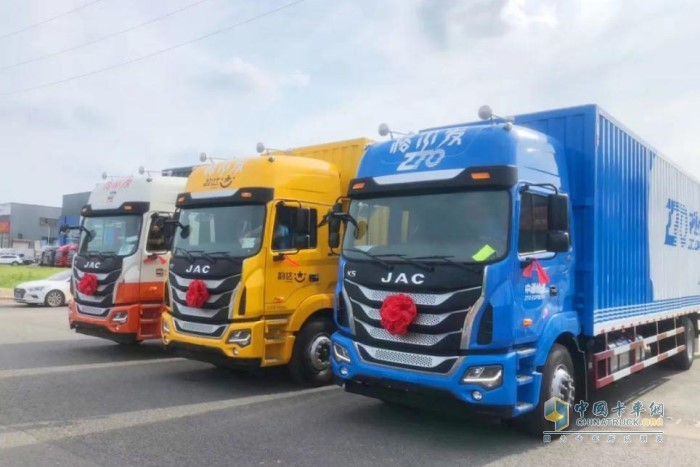 格爾發(fā)快遞車(chē)