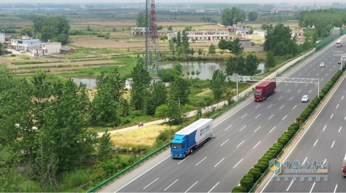 格爾發(fā)快遞車(chē)助力快遞物流企業(yè)提質(zhì)增速