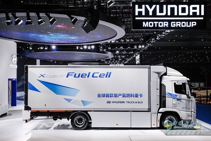 氫燃料電池重卡“XCIENT Fuel Cell”亮相進博會
